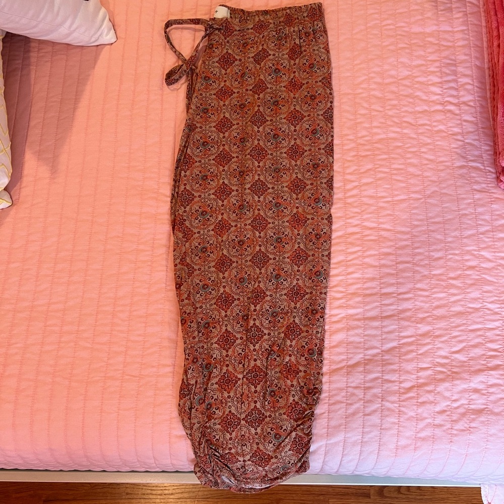 Rust patterned genie pants, size s